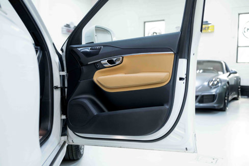Used 2023 Volvo XC90 T8 Ultimate w/ Lounge Package image 41