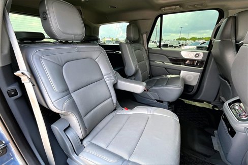 Used 2019 Lincoln Navigator Reserve image 22