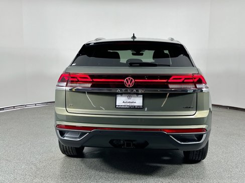 New 2025 Volkswagen Atlas Cross Sport SE image 5