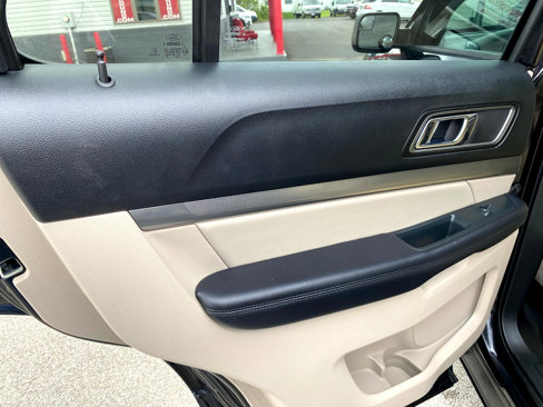 Used 2019 Ford Explorer XLT image 17