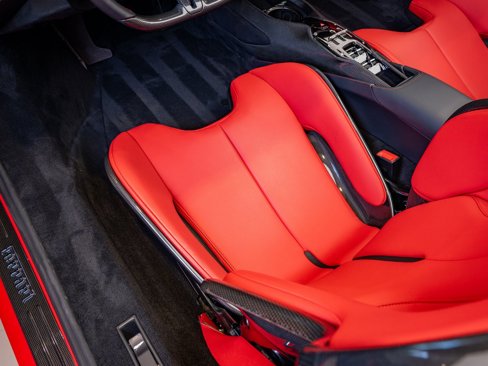 Used 2023 Ferrari SF90 Spider image 12