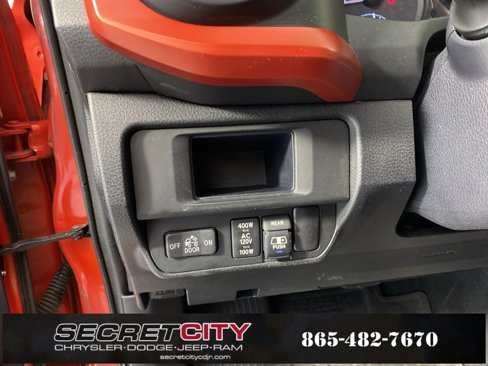 Used 2017 Toyota Tacoma TRD Off-Road w/ Tow Package (A/T) image 14