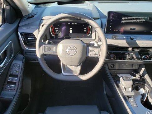 New 2026 Nissan Rogue Platinum image 18