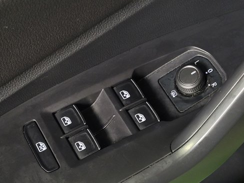 Used 2024 Volkswagen Jetta SE image 27