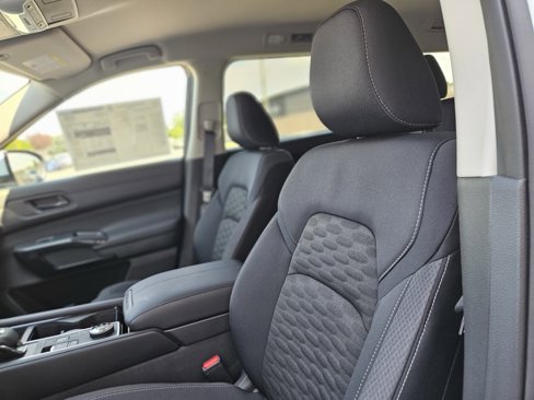 New 2025 Nissan Pathfinder SV w/ Cargo Package image 16