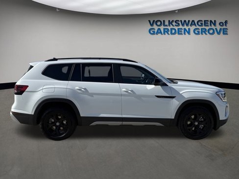 New 2025 Volkswagen Atlas Peak Edition SE image 12