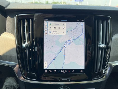 Certified 2025 Volvo V90 B6 Cross Country Plus image 23