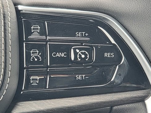 New 2025 Jeep Grand Cherokee Overland w/ Luxury Tech Group IV image 27