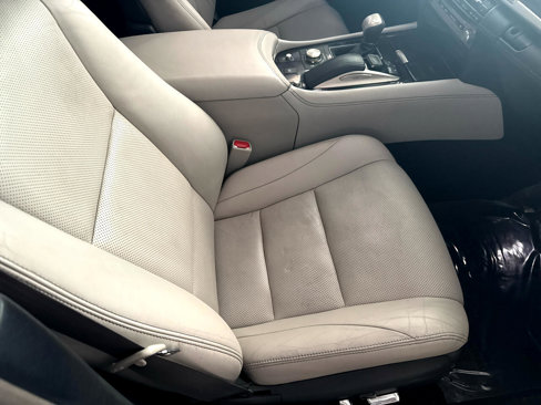Used 2016 Lexus LS 460 w/ Comfort Package image 45