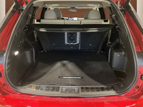 New 2025 Mitsubishi Outlander SE image 10