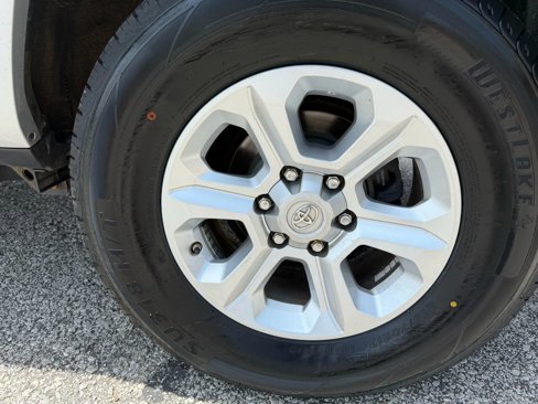 Used 2018 Toyota 4Runner SR5 Premium image 28