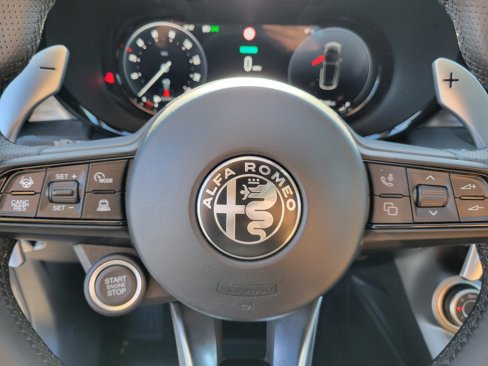 New 2024 Alfa Romeo Tonale Ti image 11