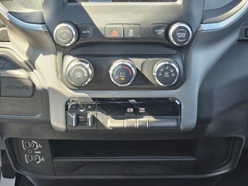 Used 2024 RAM 3500 Big Horn image 36