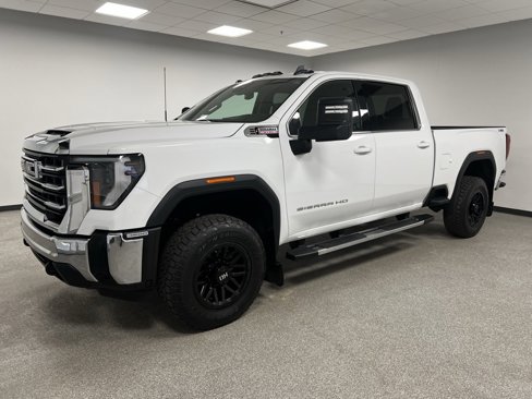 Used 2024 GMC Sierra 3500 SLE w/ SLE Convenience Package image 6