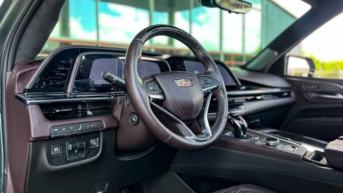 Used 2024 Cadillac Escalade V w/ LPO, ONYX Package image 24