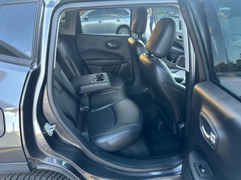 Used 2019 Jeep Compass Latitude image 30