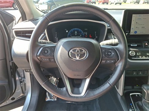 Used 2024 Toyota Corolla Cross XLE image 19