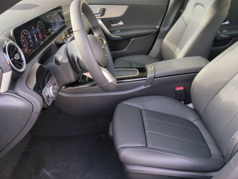 Used 2025 Mercedes-Benz CLA 250 4MATIC image 16