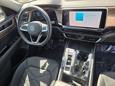 Used 2024 Volkswagen Atlas SE image 13