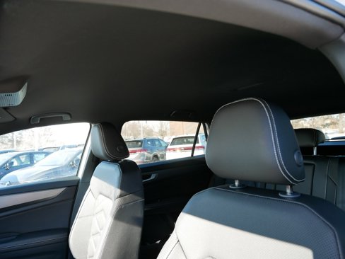 New 2025 Volkswagen Atlas Cross Sport SE image 9
