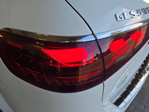 New 2026 Mercedes-Benz GLS 580 4MATIC image 37