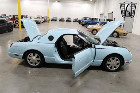 Used 2003 Ford Thunderbird image 12