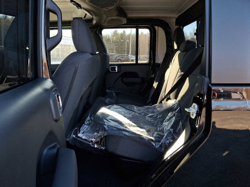 New 2025 Jeep Gladiator Sport image 6