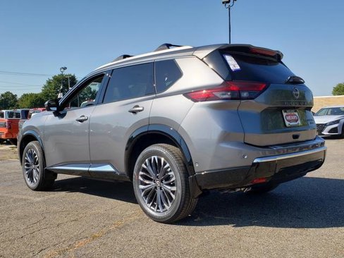 New 2026 Nissan Rogue Platinum image 4