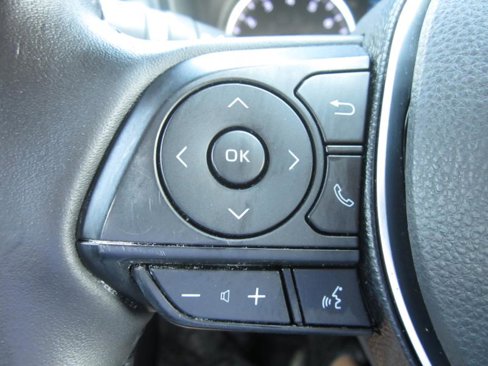 Used 2019 Toyota RAV4 XLE Premium image 31
