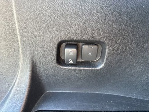 Used 2024 Ford Edge Titanium image 13