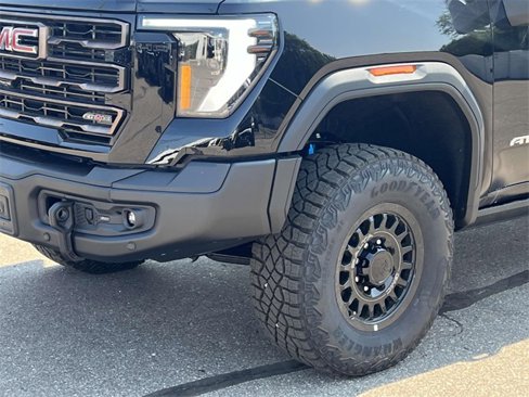 New 2025 GMC Sierra 2500 AT4X w/ AT4X AEV Edition image 9