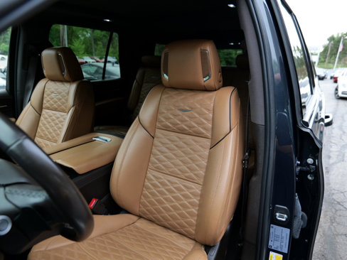 Used 2022 Cadillac Escalade Premium Luxury image 17