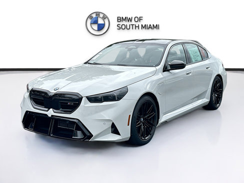 New 2026 BMW M5 w/ Carbon Package image 3