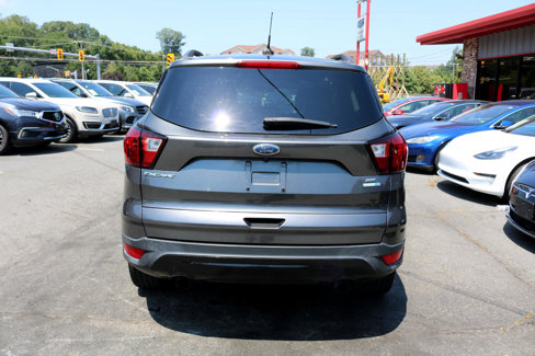 Used 2019 Ford Escape SE image 3