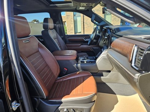 Certified 2024 GMC Sierra 2500 Denali Ultimate w/ Max Trailering Package image 10