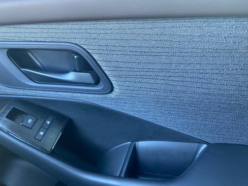 Used 2023 Nissan Rogue S image 17