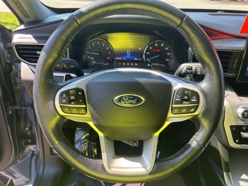 Used 2021 Ford Explorer XLT w/ Equipment Group 202A image 26