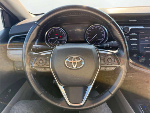 Used 2019 Toyota Camry XLE image 17
