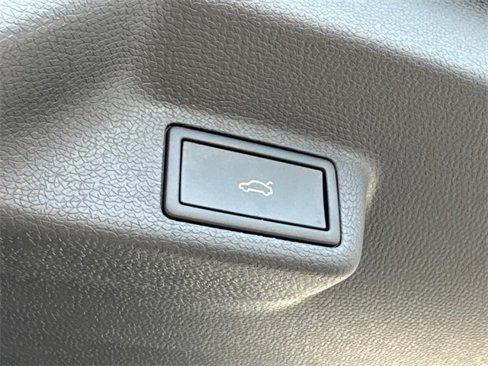 New 2025 Volkswagen ID. Buzz 1st Edition image 15