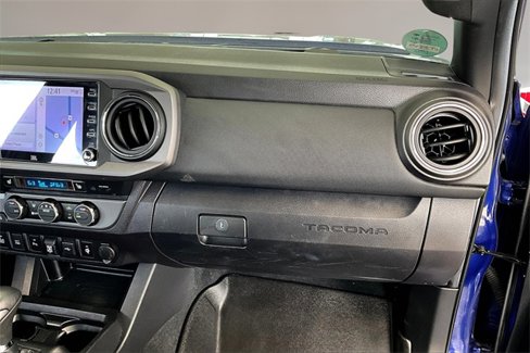 Used 2022 Toyota Tacoma TRD Off-Road image 14