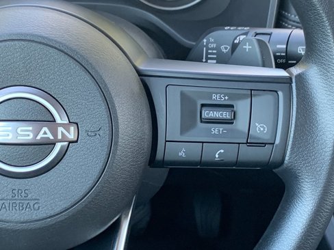 Used 2024 Nissan Rogue S image 11