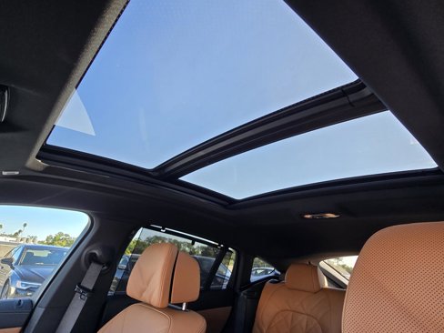 New 2026 BMW X6 M60i w/ Executive Package image 30