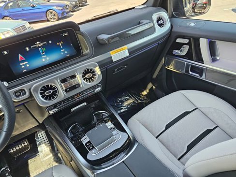 Certified 2025 Mercedes-Benz G 63 AMG 4MATIC image 38