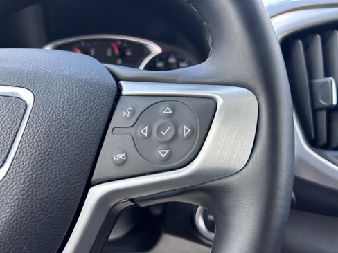 Used 2024 GMC Terrain SLT image 14