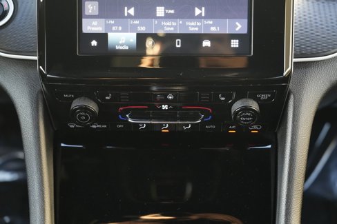 Used 2023 Jeep Grand Cherokee L Laredo image 39
