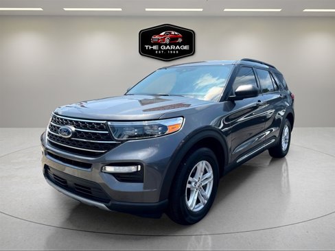 Used 2020 Ford Explorer XLT w/ Equipment Group 202A image 2