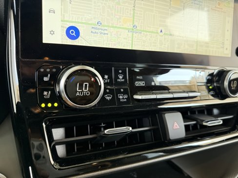 Used 2024 Toyota Highlander Limited image 39