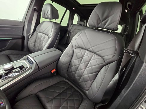 New 2026 BMW X5 M60i image 15