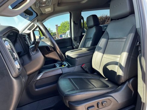 Used 2022 GMC Sierra 3500 Denali w/ Denali Ultimate Package image 12