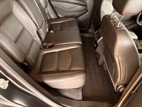 Used 2022 Chevrolet Equinox RS w/ RS Leather Package image 35